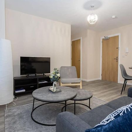 Lovely 1 Bedroom Apartment In Манчестер Экстерьер фото