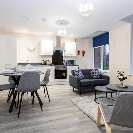 Lovely 1 Bedroom Apartment In Манчестер Экстерьер фото