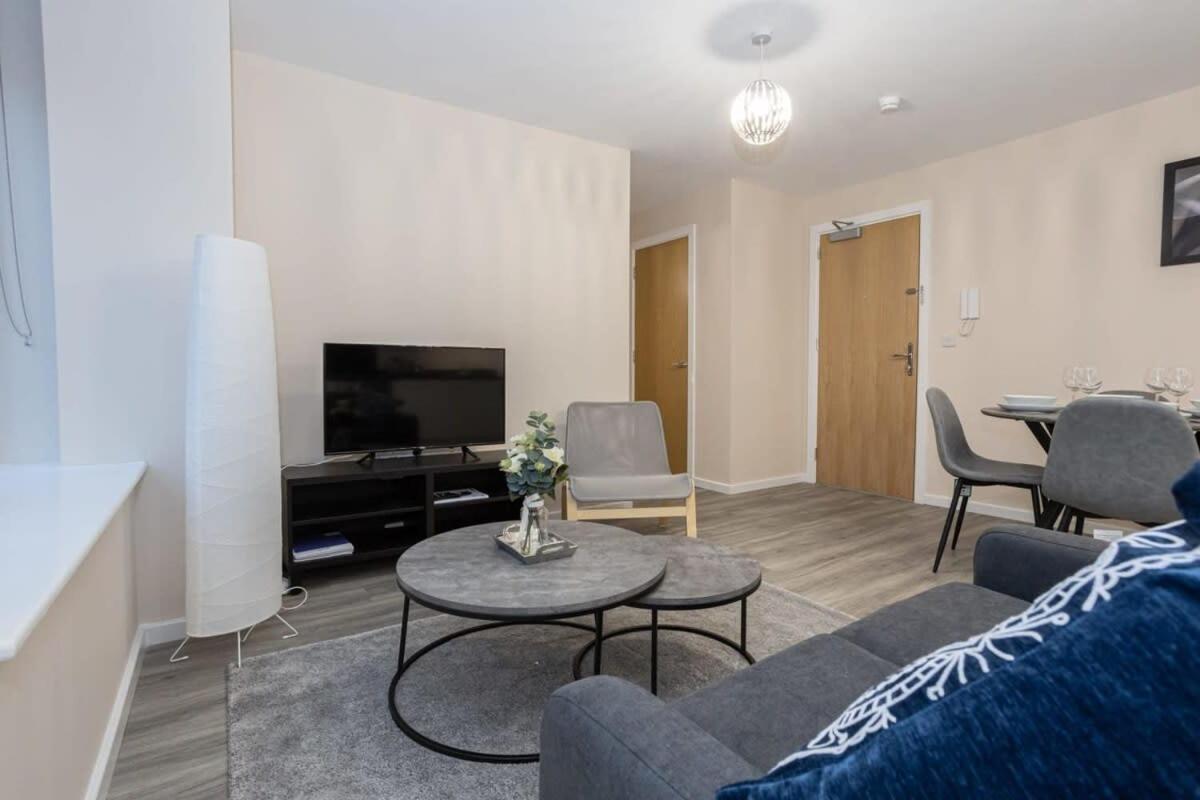 Lovely 1 Bedroom Apartment In Манчестер Экстерьер фото