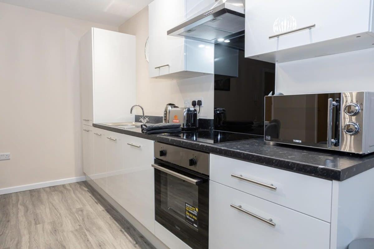 Lovely 1 Bedroom Apartment In Манчестер Экстерьер фото