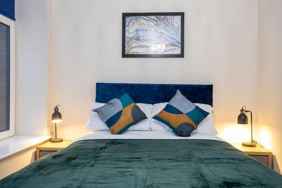 Lovely 1 Bedroom Apartment In Манчестер Экстерьер фото